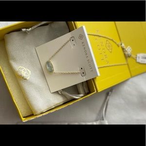 Kendra Scott necklace